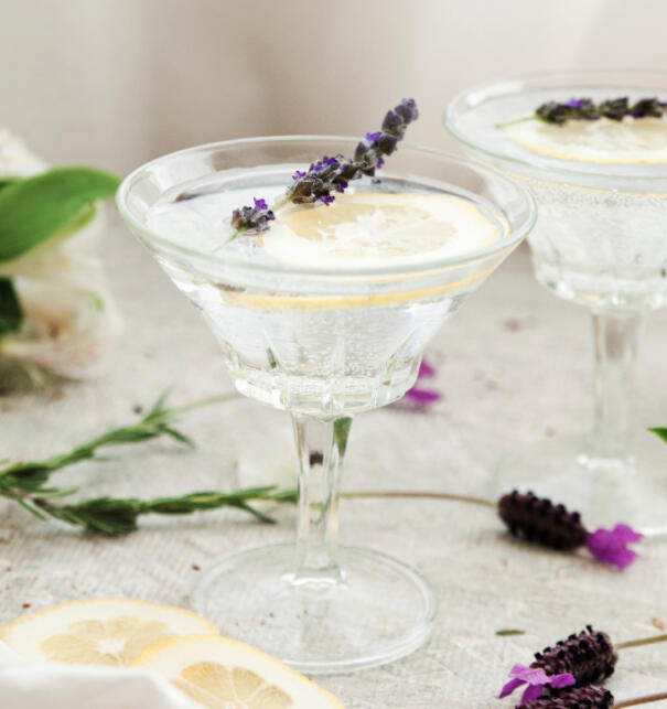 ≋ Lavender Gin Sour: 2 oz. of Gin 1/2 oz. freshly squeezed honey-lemon juice 1/2 oz. lavender simple syrup Shaken with crushed wind crystals to make the liquid lighter and a little foamy Served with a sprig of lavender garnish + sugar rim of wind shards
